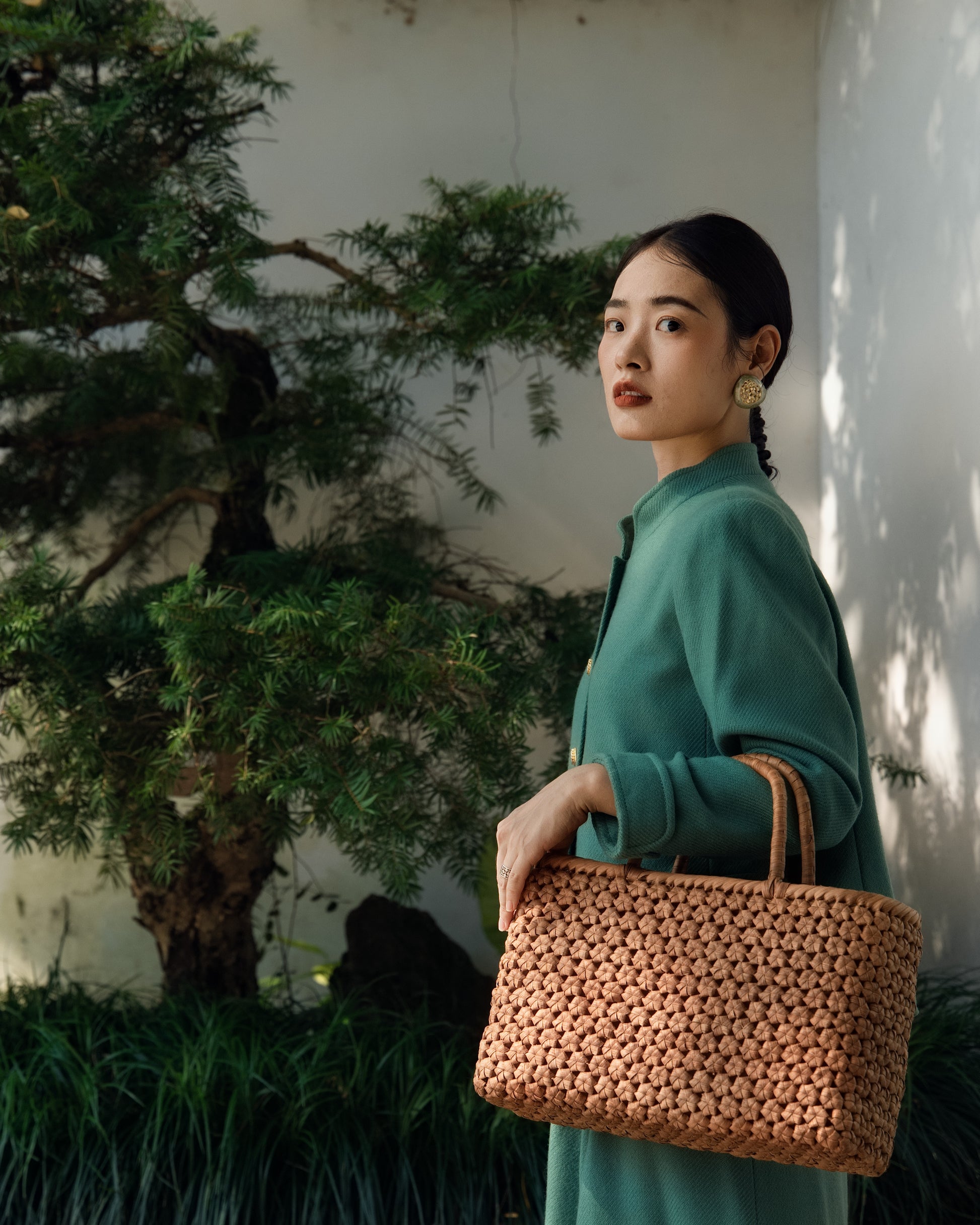 Handwoven Wild Grapevine Tote Bag Hexagon Large