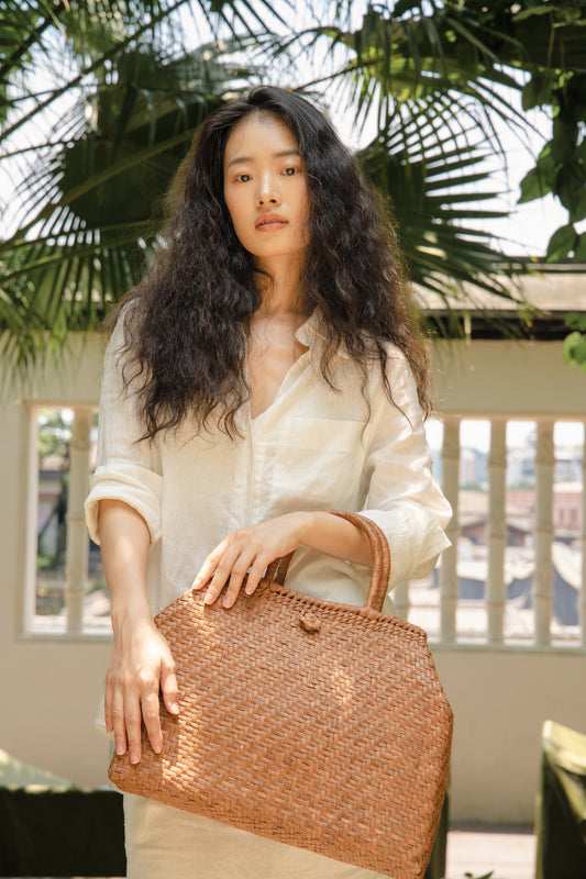 Handwoven Wild Grapevine Tote Bag Thorn Resumé Tote-Brief